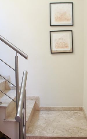 Casa à venda com 473m², 3 quartos e 8 vagasEscada/Garagem