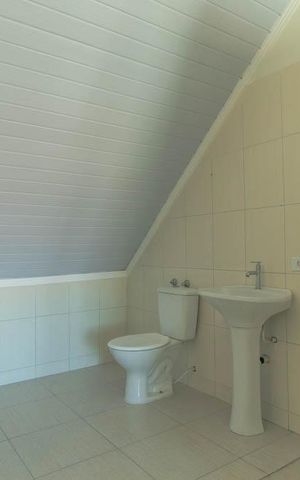 Casa para alugar com 100m², 3 quartos e 1 vaga Casa para alugar com 100m², 3 quartos e 1 vagaBanheiro Social 2