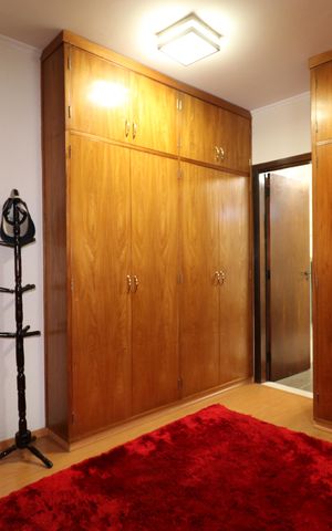 Casa à venda com 328m², 4 quartos e 6 vagasSuíte 2