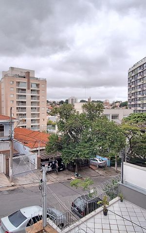 Casa à venda com 328m², 4 quartos e 6 vagas Casa à venda com 328m², 4 quartos e 6 vagasVista