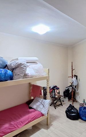 Casa à venda com 328m², 4 quartos e 6 vagas Casa à venda com 328m², 4 quartos e 6 vagasEdícula