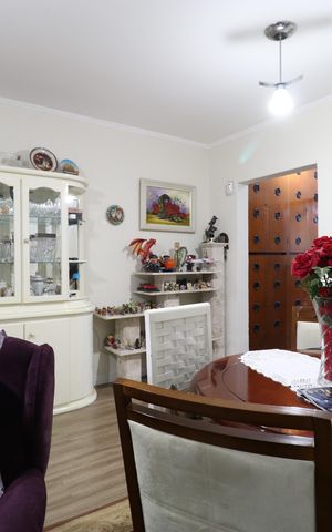 Casa à venda com 328m², 4 quartos e 6 vagasSala 1
