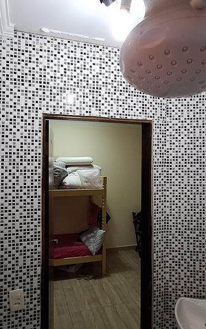 Casa à venda com 328m², 4 quartos e 6 vagas Casa à venda com 328m², 4 quartos e 6 vagasBanheiro Edícula