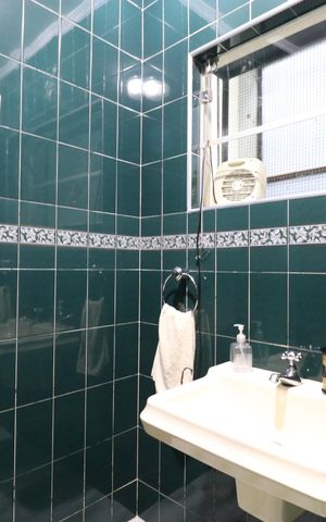 Casa à venda com 328m², 4 quartos e 6 vagasLavabo