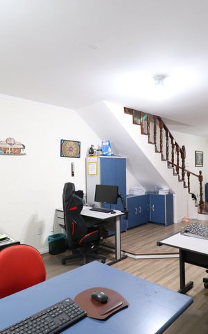 Casa à venda com 328m², 4 quartos e 6 vagasSala 2