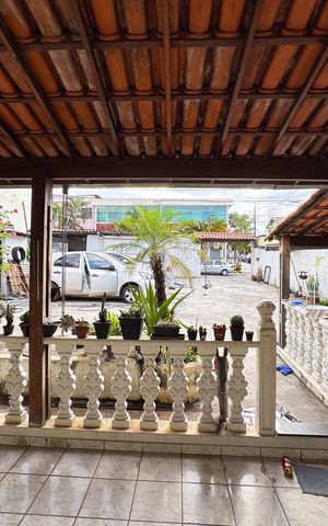 Casa à venda com 370m², 4 quartos e 9 vagas Casa à venda com 370m², 4 quartos e 9 vagasVaranda