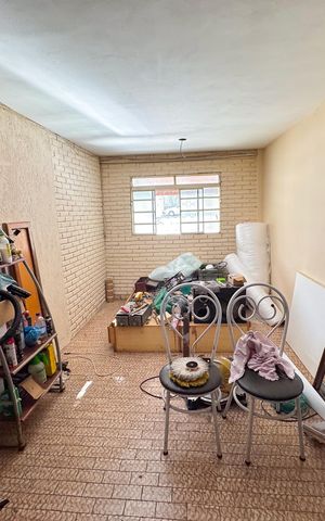 Casa à venda com 370m², 4 quartos e 9 vagas Casa à venda com 370m², 4 quartos e 9 vagasQuarto 2