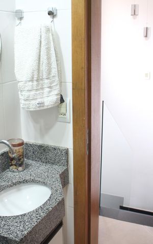 Casa à venda com 110m², 3 quartos e 2 vagasBanheiro Social