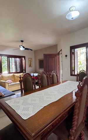 Casa à venda com 200m², 3 quartos e 3 vagas Casa à venda com 200m², 3 quartos e 3 vagasSala