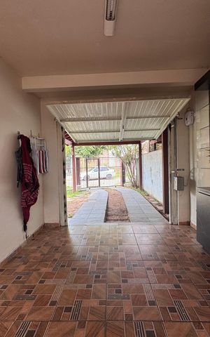 Casa à venda com 200m², 3 quartos e 3 vagas Casa à venda com 200m², 3 quartos e 3 vagasÁrea de Serviço