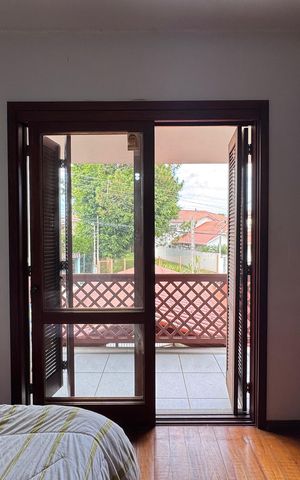 Casa à venda com 200m², 3 quartos e 3 vagas Casa à venda com 200m², 3 quartos e 3 vagasVaranda da Suíte