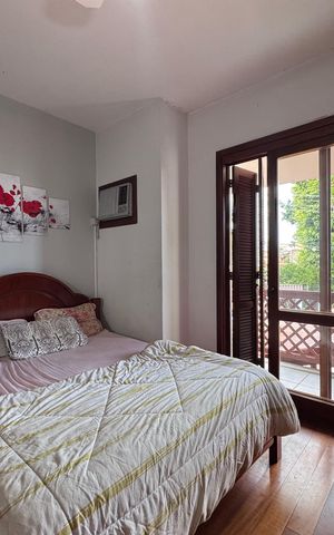 Casa à venda com 200m², 3 quartos e 3 vagas Casa à venda com 200m², 3 quartos e 3 vagasSuíte