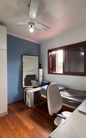 Casa à venda com 200m², 3 quartos e 3 vagas Casa à venda com 200m², 3 quartos e 3 vagasQuarto 2