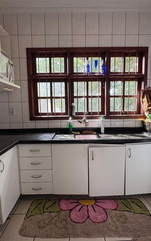 Casa à venda com 200m², 3 quartos e 3 vagas Casa à venda com 200m², 3 quartos e 3 vagasCozinha