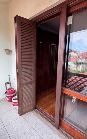 Casa à venda com 200m², 3 quartos e 3 vagas Casa à venda com 200m², 3 quartos e 3 vagasVaranda da Suíte