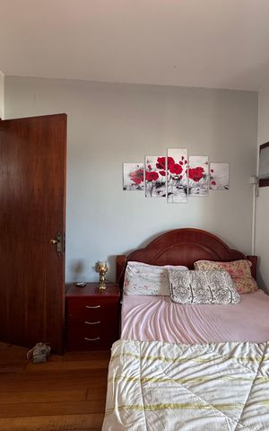 Casa à venda com 200m², 3 quartos e 3 vagas Casa à venda com 200m², 3 quartos e 3 vagasSuíte