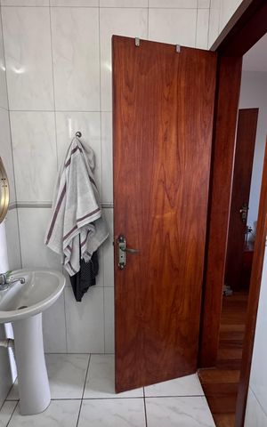 Casa à venda com 200m², 3 quartos e 3 vagas Casa à venda com 200m², 3 quartos e 3 vagasBanheiro da Suíte