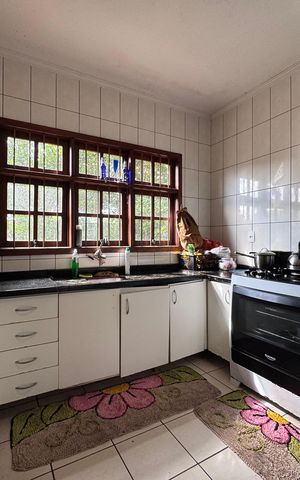 Casa à venda com 200m², 3 quartos e 3 vagas Casa à venda com 200m², 3 quartos e 3 vagasCozinha
