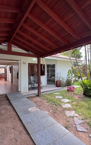 Casa à venda com 200m², 3 quartos e 3 vagas Casa à venda com 200m², 3 quartos e 3 vagasQuintal