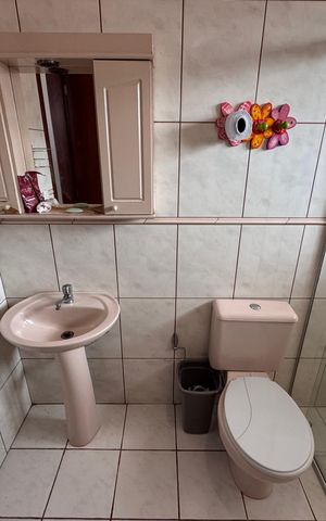 Casa à venda com 200m², 3 quartos e 3 vagas Casa à venda com 200m², 3 quartos e 3 vagasBanheiro