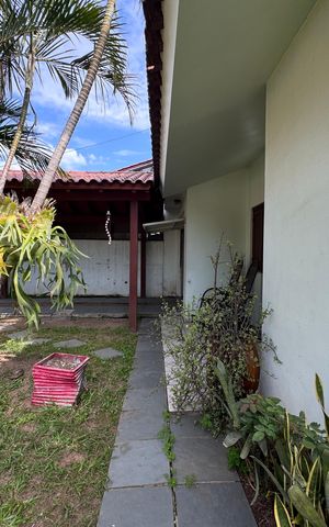Casa à venda com 200m², 3 quartos e 3 vagas Casa à venda com 200m², 3 quartos e 3 vagasQuintal