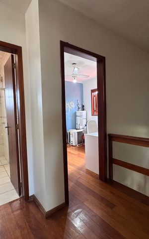 Casa à venda com 200m², 3 quartos e 3 vagas Casa à venda com 200m², 3 quartos e 3 vagasCorredor para os Quartos