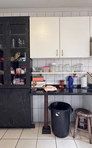 Casa à venda com 200m², 3 quartos e 3 vagas Casa à venda com 200m², 3 quartos e 3 vagasCozinha