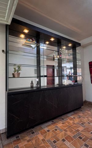 Casa à venda com 200m², 3 quartos e 3 vagas Casa à venda com 200m², 3 quartos e 3 vagasÁrea de Serviço