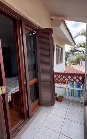 Casa à venda com 200m², 3 quartos e 3 vagas Casa à venda com 200m², 3 quartos e 3 vagasVaranda da Suíte
