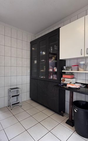 Casa à venda com 200m², 3 quartos e 3 vagas Casa à venda com 200m², 3 quartos e 3 vagasCozinha