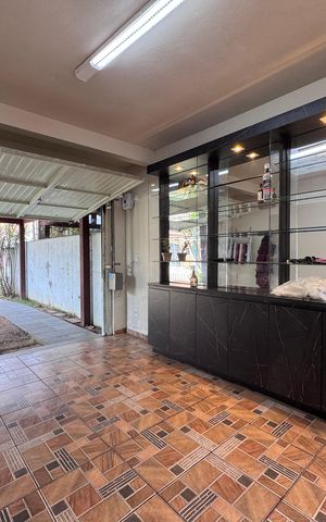 Casa à venda com 200m², 3 quartos e 3 vagas Casa à venda com 200m², 3 quartos e 3 vagasÁrea de Serviço