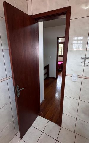 Casa à venda com 200m², 3 quartos e 3 vagas Casa à venda com 200m², 3 quartos e 3 vagasBanheiro