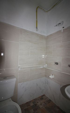 Casa à venda com 83m², 2 quartos e 2 vagasSuíte Banheiro 