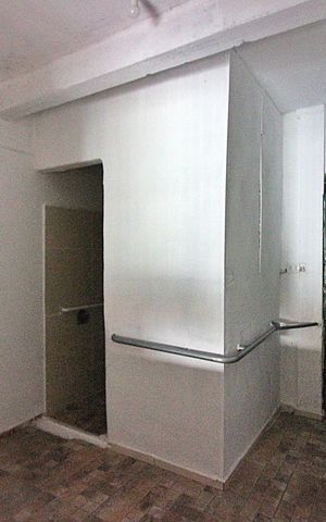 Casa à venda com 83m², 2 quartos e 2 vagasSuíte 