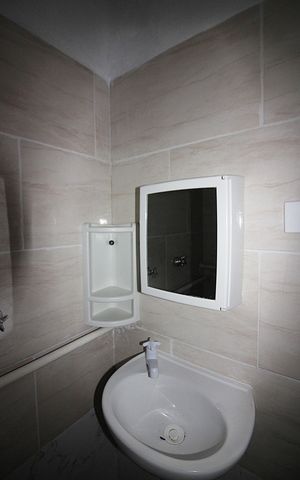 Casa à venda com 83m², 2 quartos e 2 vagasSuíte Banheiro 