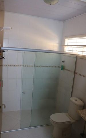 Casa à venda com 450m², 3 quartos e 2 vagasBanheiro