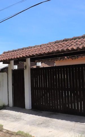 Casa à venda com 450m², 3 quartos e 2 vagasFachada