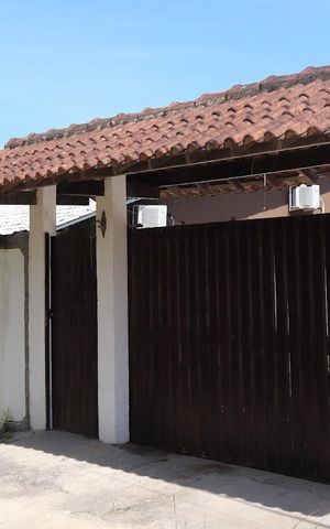 Casa à venda com 450m², 3 quartos e 2 vagasFachada