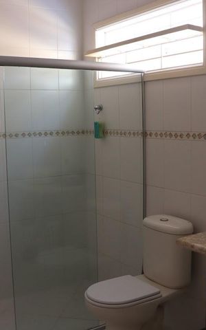 Casa à venda com 450m², 3 quartos e 2 vagasBanheiro