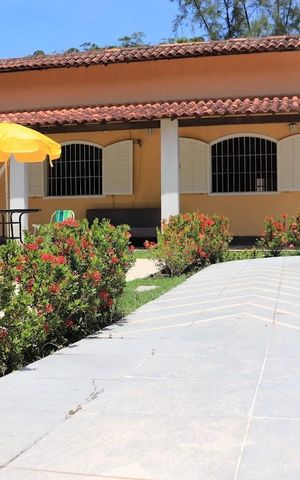 Casa à venda com 450m², 3 quartos e 2 vagasÁrea Externa