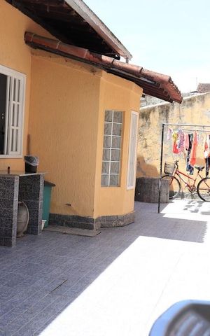 Casa à venda com 450m², 3 quartos e 2 vagasÁrea Externa