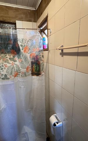 Casa à venda com 200m², 2 quartos e 1 vaga Casa à venda com 200m², 2 quartos e 1 vagaBanheiro