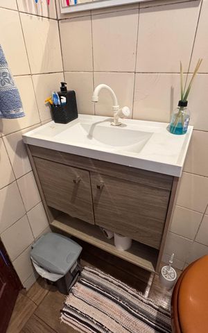 Casa à venda com 200m², 2 quartos e 1 vaga Casa à venda com 200m², 2 quartos e 1 vagaBanheiro