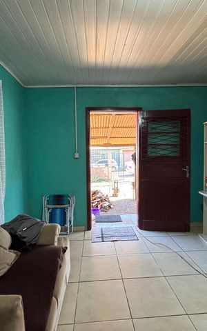 Casa à venda com 200m², 2 quartos e 1 vaga Casa à venda com 200m², 2 quartos e 1 vagaSala
