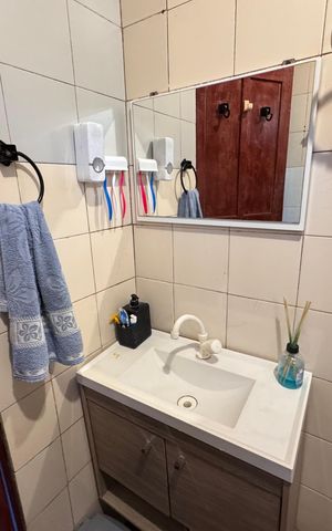 Casa à venda com 200m², 2 quartos e 1 vaga Casa à venda com 200m², 2 quartos e 1 vagaBanheiro