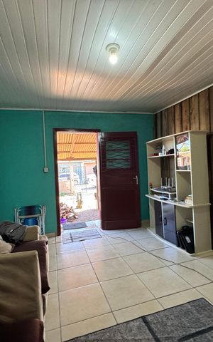 Casa à venda com 200m², 2 quartos e 1 vaga Casa à venda com 200m², 2 quartos e 1 vagaSala