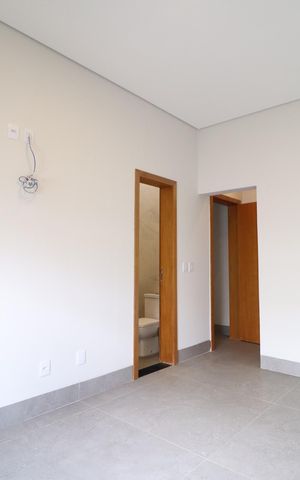 Casa de condomínio para alugar com 218m², 4 quartos e 2 vagasSuíte 2