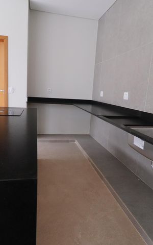 Casa de condomínio para alugar com 218m², 4 quartos e 2 vagasCozinha