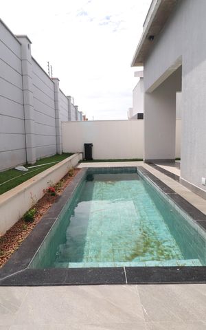 Casa de condomínio para alugar com 218m², 4 quartos e 2 vagasPiscina