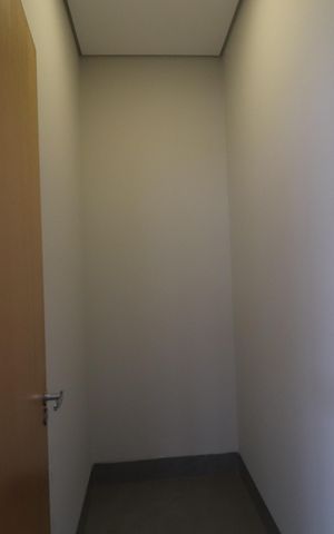 Casa de condomínio para alugar com 218m², 4 quartos e 2 vagasDispensa